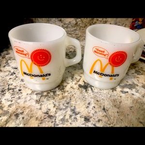 2 McDonald’s vintage coffee cups.